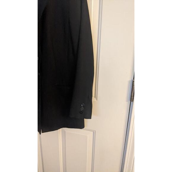 Talbots Black Wool VTG Blazer, Size 8 Button Close, Front Pockets, Shoulder Pads - Picture 5 of 10